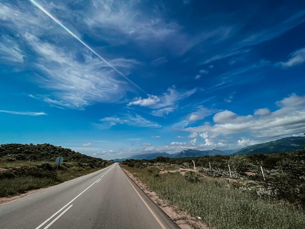 Top Retrofit Navigation Systems Seamlessly Integrating with Classic UK Car Dashboards